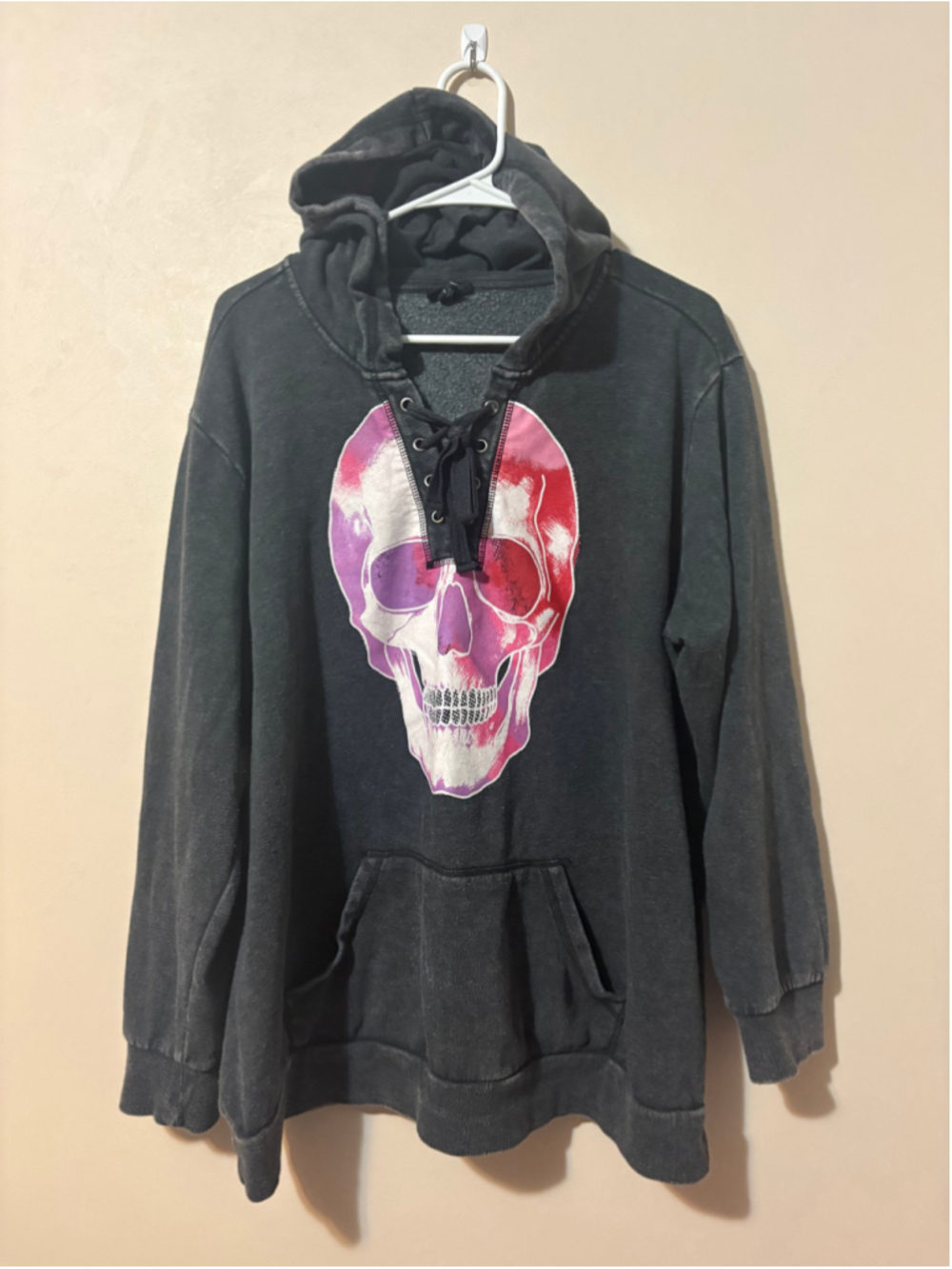 Torrid women’s size 2 hoodie sweatshirt skull